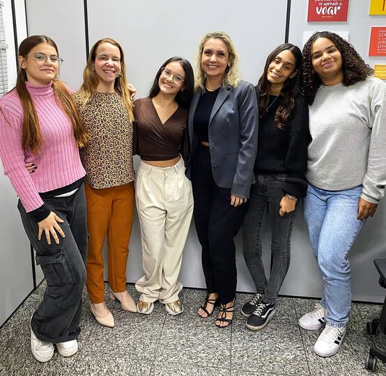 Alunos do Vicente Jannuzzi conhecem Justiça do Trabalho em visita promovida pelo TJC