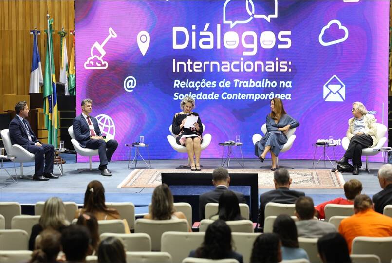 Congresso internacional debate transformações do trabalho e desafios regulatórios no século XXI