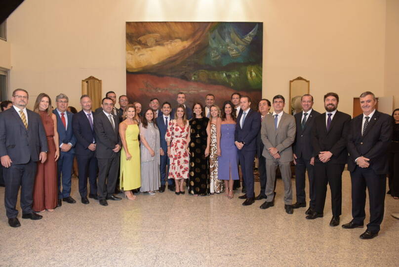 Lideranças_da_AMB_e_de_associações_estaduais_participam_da_cerimônia_de_posse_da_AMAERJ.jpg
