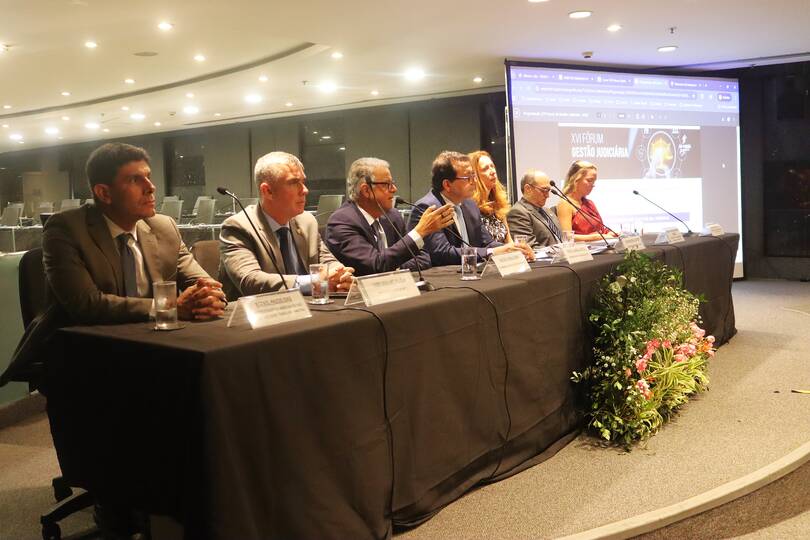 Mesa de abertura do XVI do Fórum Gestão Judiciária