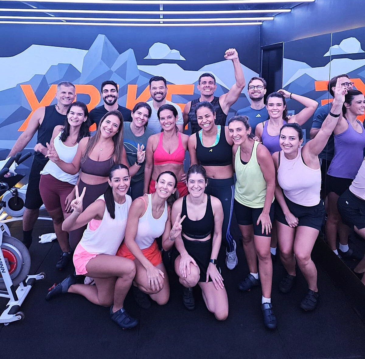 Aula de bike indoor marca agenda esportiva da AMATRA1