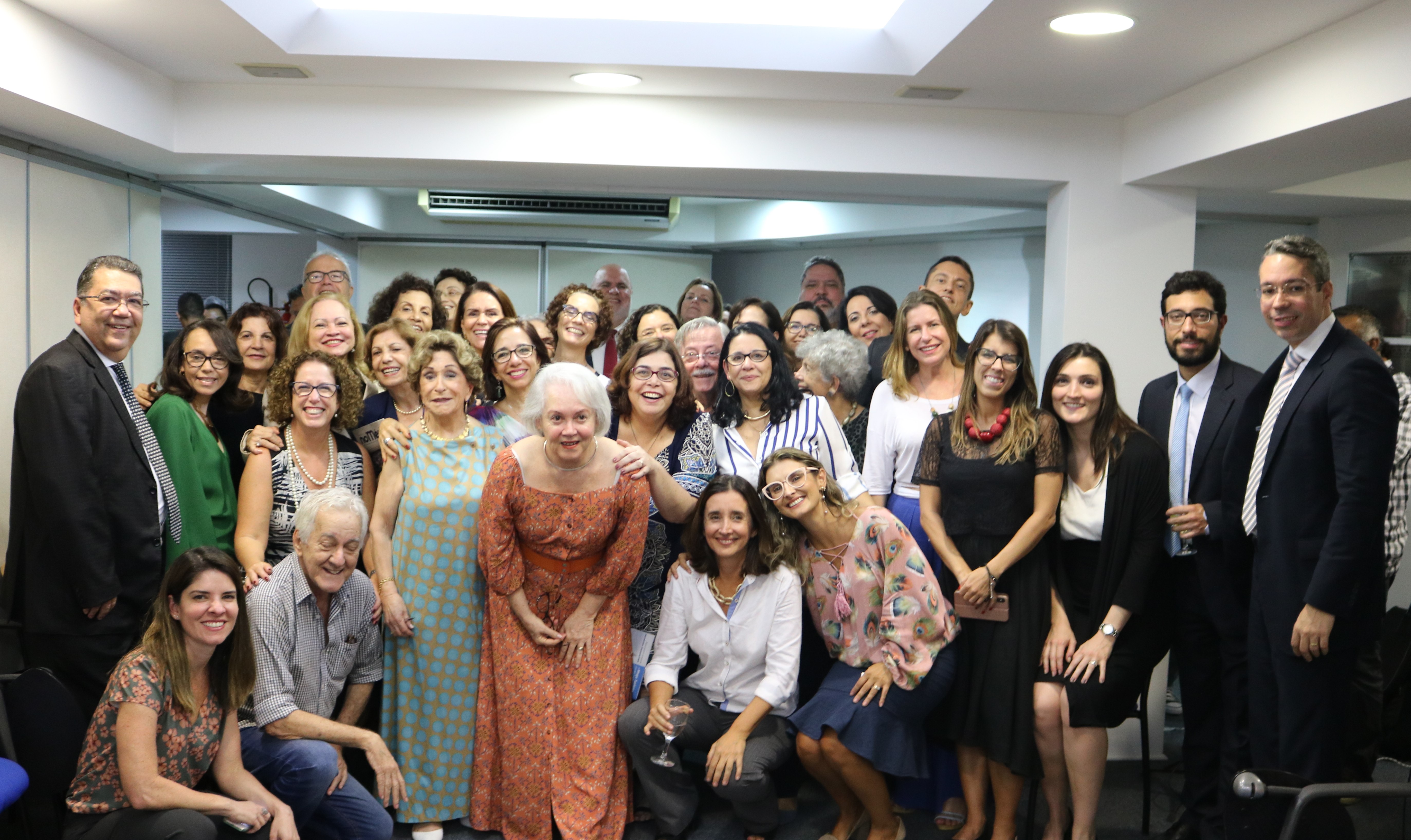 AMATRA1 celebra 56 anos com revista renovada e homenagem a Anna Acker