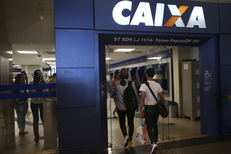Caixa é condenada por contratar terceirizados no lugar de concursados
