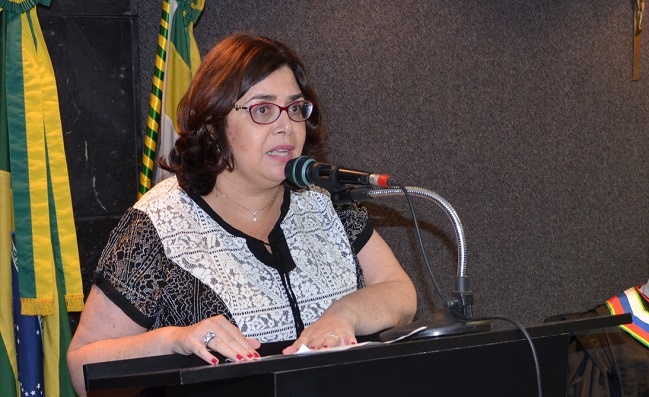 Lei da Aprendizagem combate trabalho infantil, diz Adriana Leandro à Paradiso