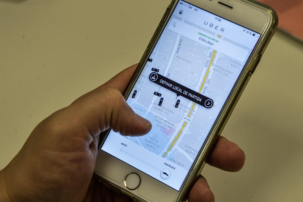 ‘Uberização do trabalho’ pode mudar estrutura de contratação no Brasil