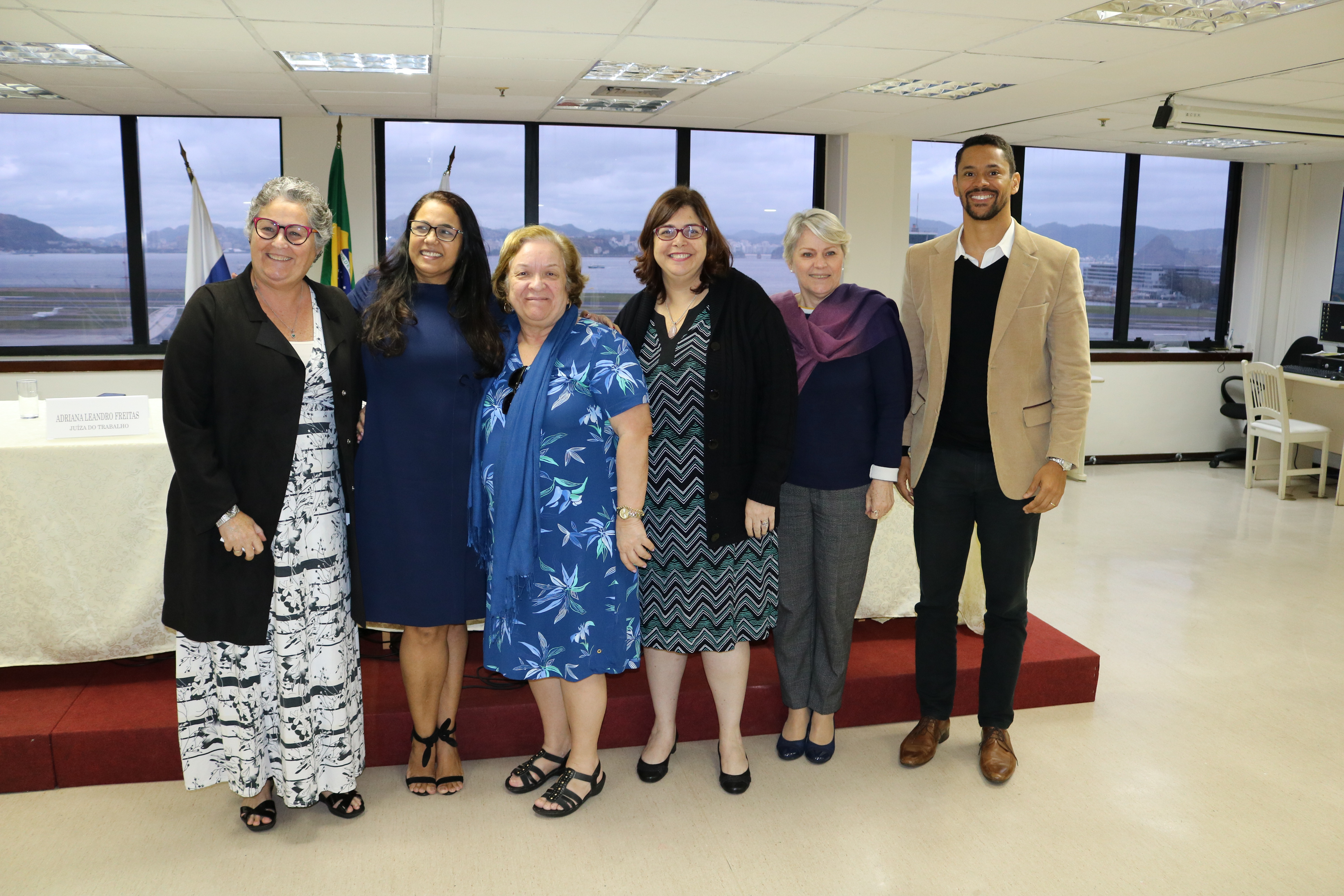 Trabalho no lixão é forma invisível de exploração infantil, diz Adriana Leandro