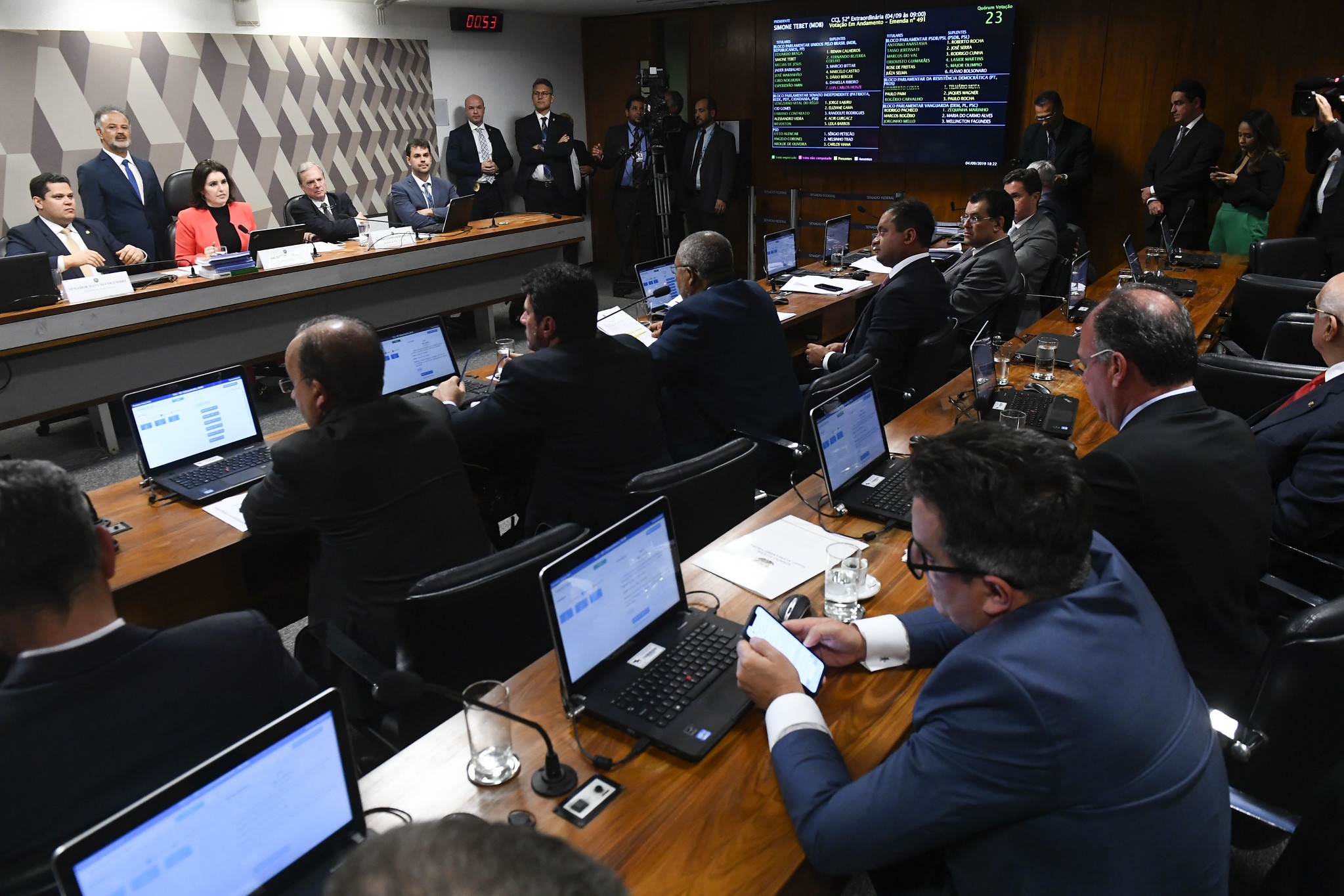 CCJ do Senado aprova relatório da Reforma da Previdência
