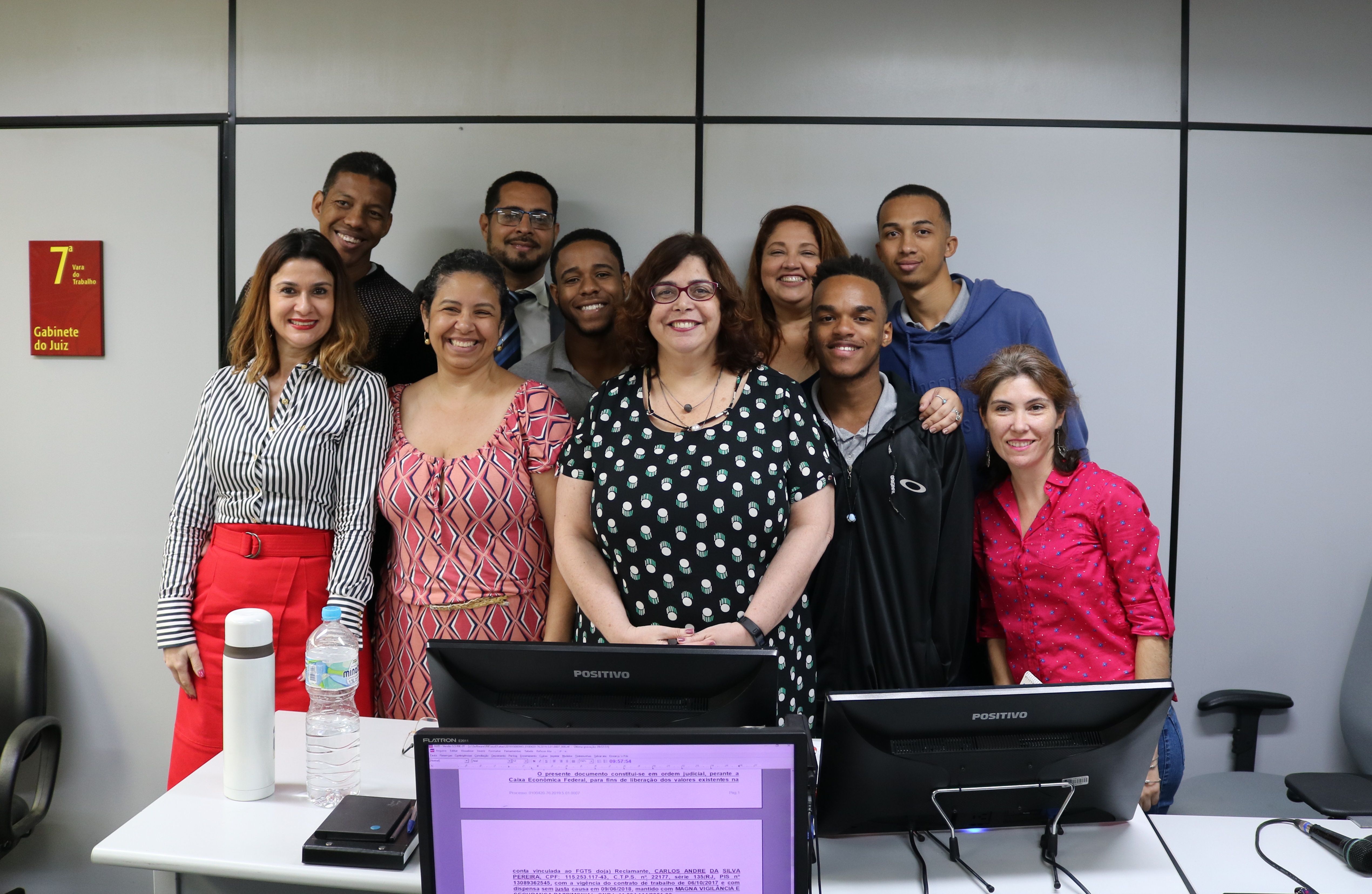 Jovens aprendizes assistem a audiências na 7ª Vara do Trabalho