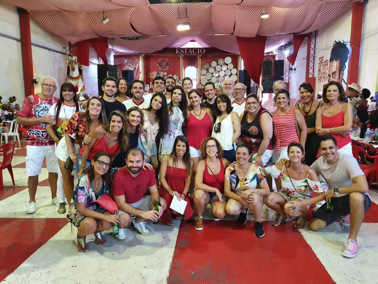 Associados da AMATRA1 confraternizam em feijoada na quadra da Estácio de Sá