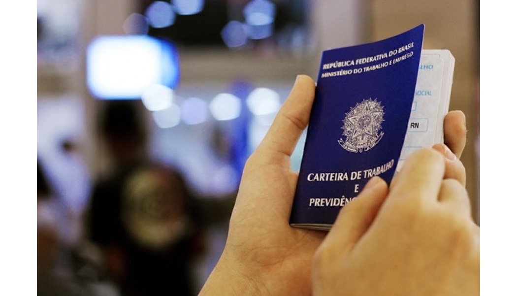 Desemprego chega a 12,9% e país tem queda recorde de população ocupada