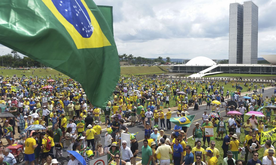 Na Folha, magistrados rejeitam ‘aventuras antidemocráticas’