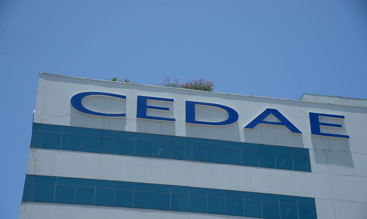 Ministro Fux suspende liminar do TRT-1 que impedia leilão da Cedae