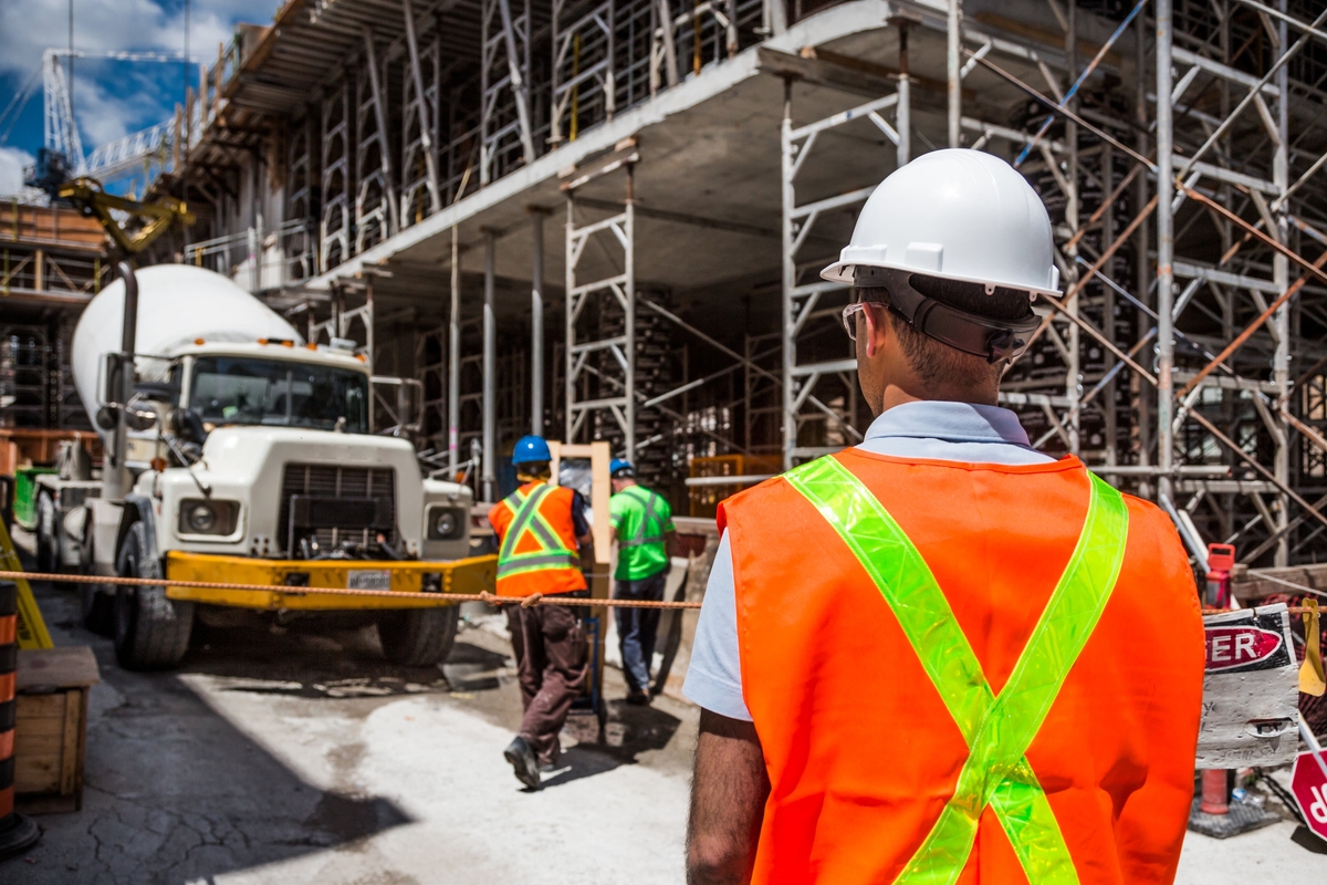 Enamat e Programa Trabalho Seguro buscam artigos para obra coletiva