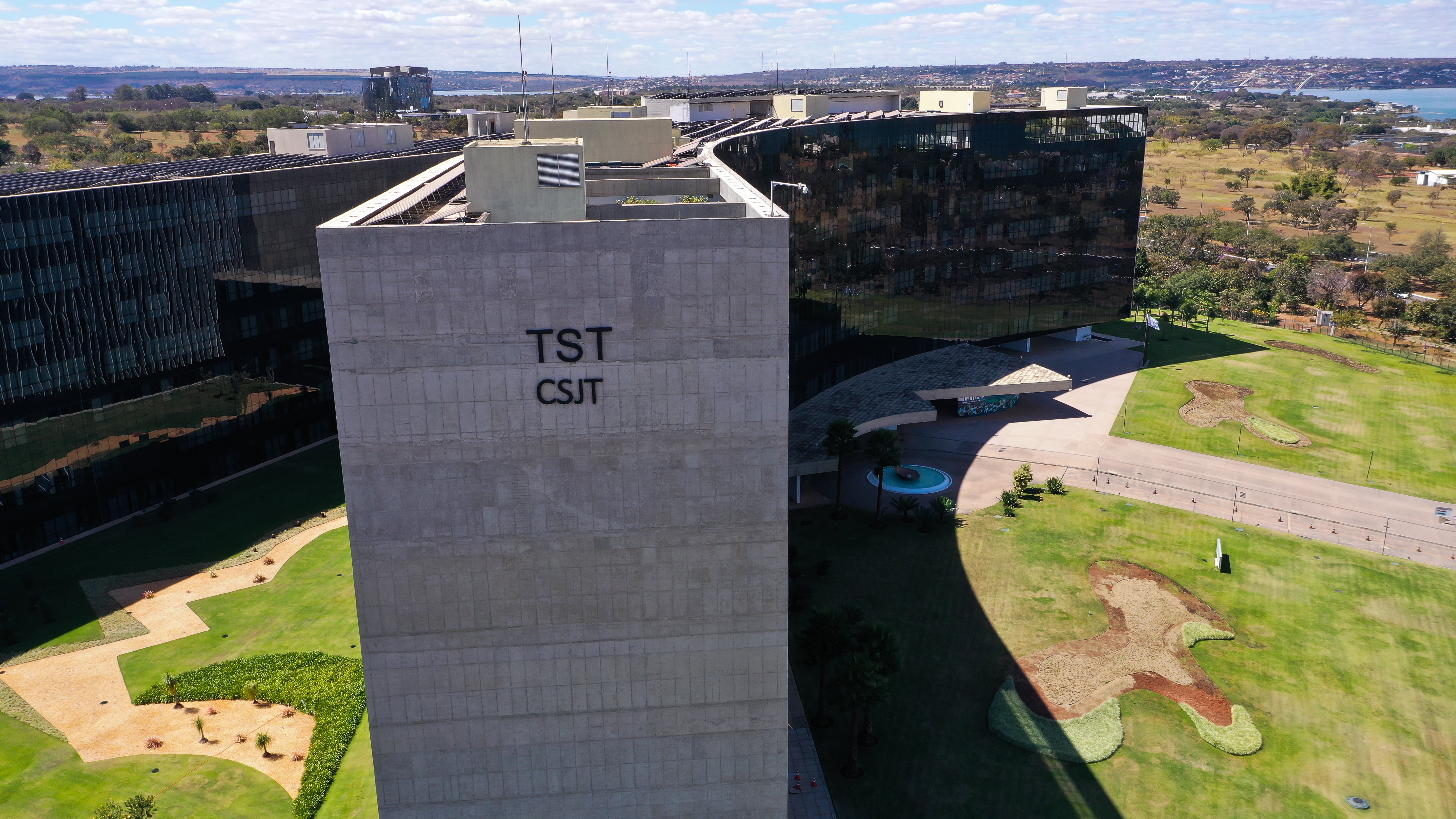 TST penhora crédito trabalhista de sócio para pagar ex-empregado
