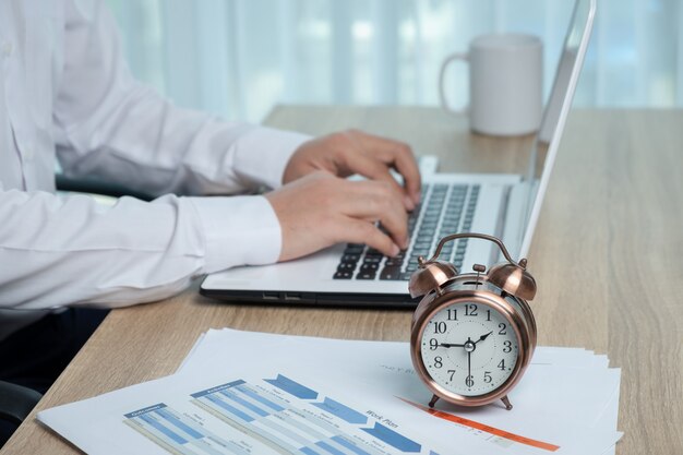 Comissão do Senado aprova projeto de redução da jornada de trabalho sem corte salarial