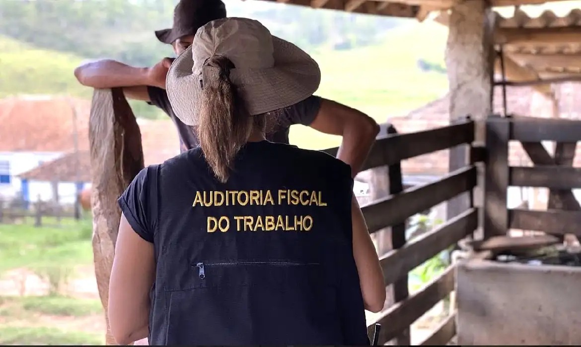Fazendeiro é condenado a prisão por manter trabalho escravo