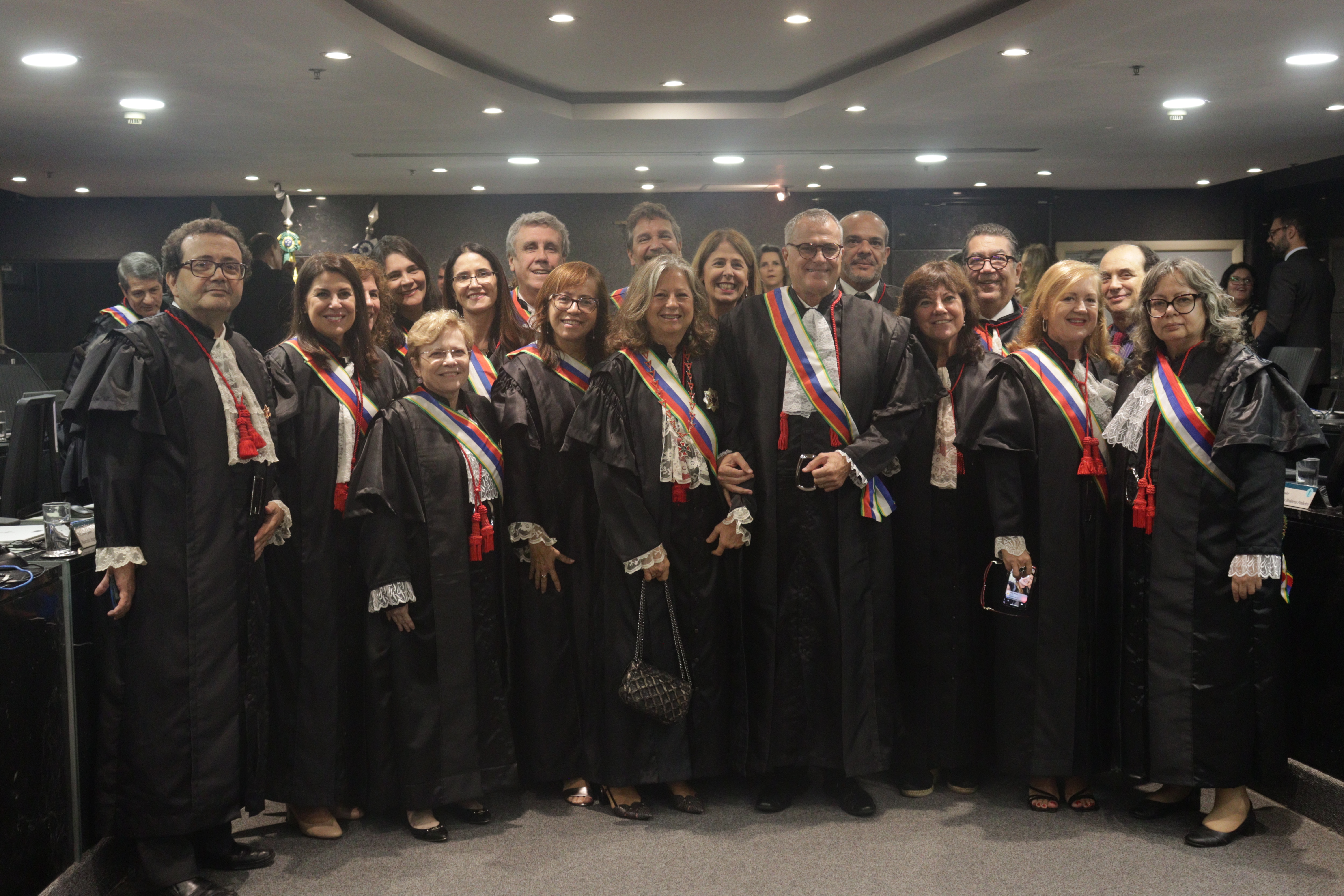 Desembargador Maurício Drummond têm posse ratificada no TRT-1