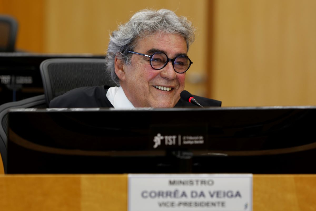 Aloysio Corrêa da Veiga toma posse na presidência do TST e do CSJT