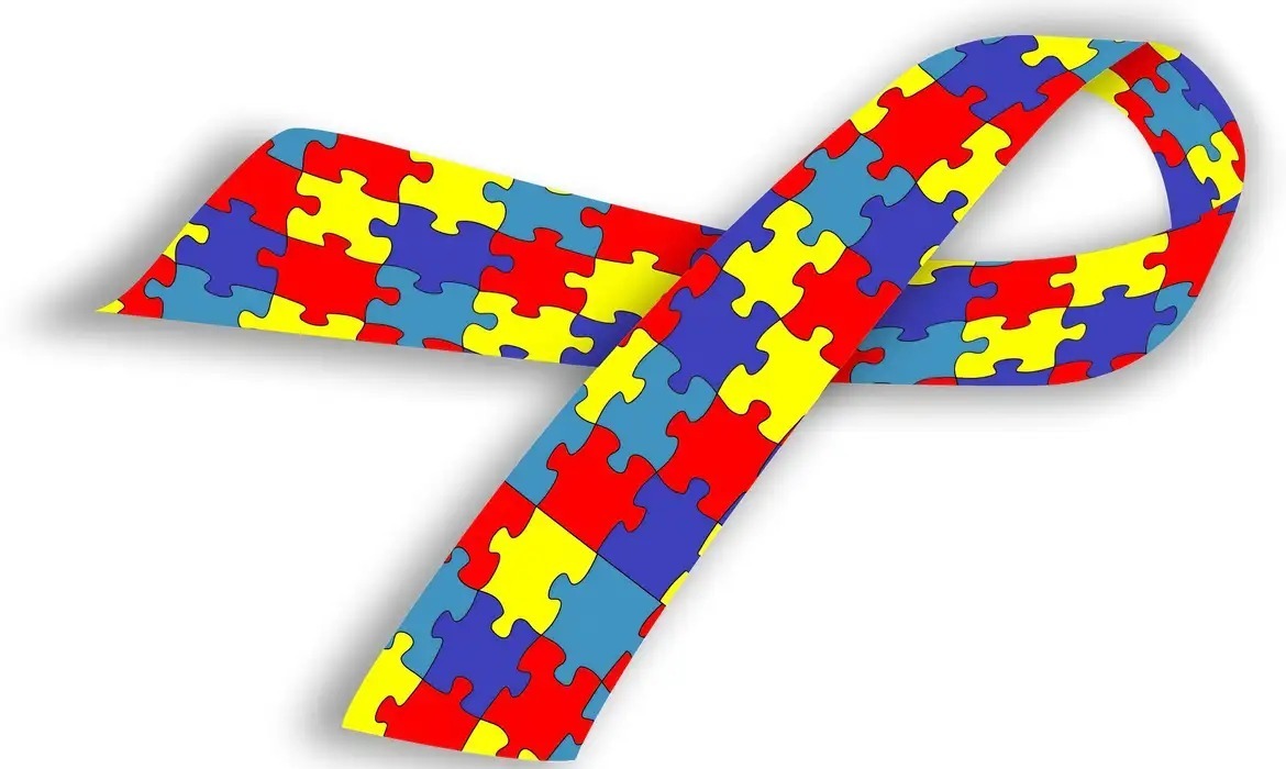 Nova lei facilita acesso de pessoas com autismo ao mercado de trabalho