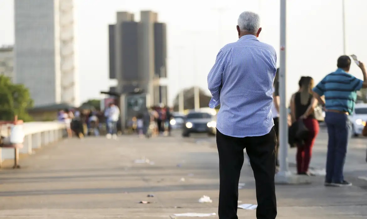 Pesquisa revela aumento dos casos de etarismo no mercado de trabalho
