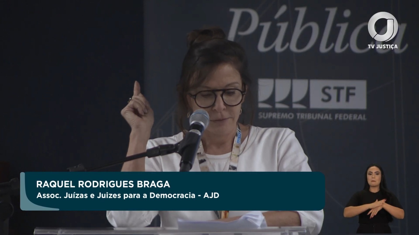 Raquel Braga intensifica luta por direitos sociais em nova fase da carreira