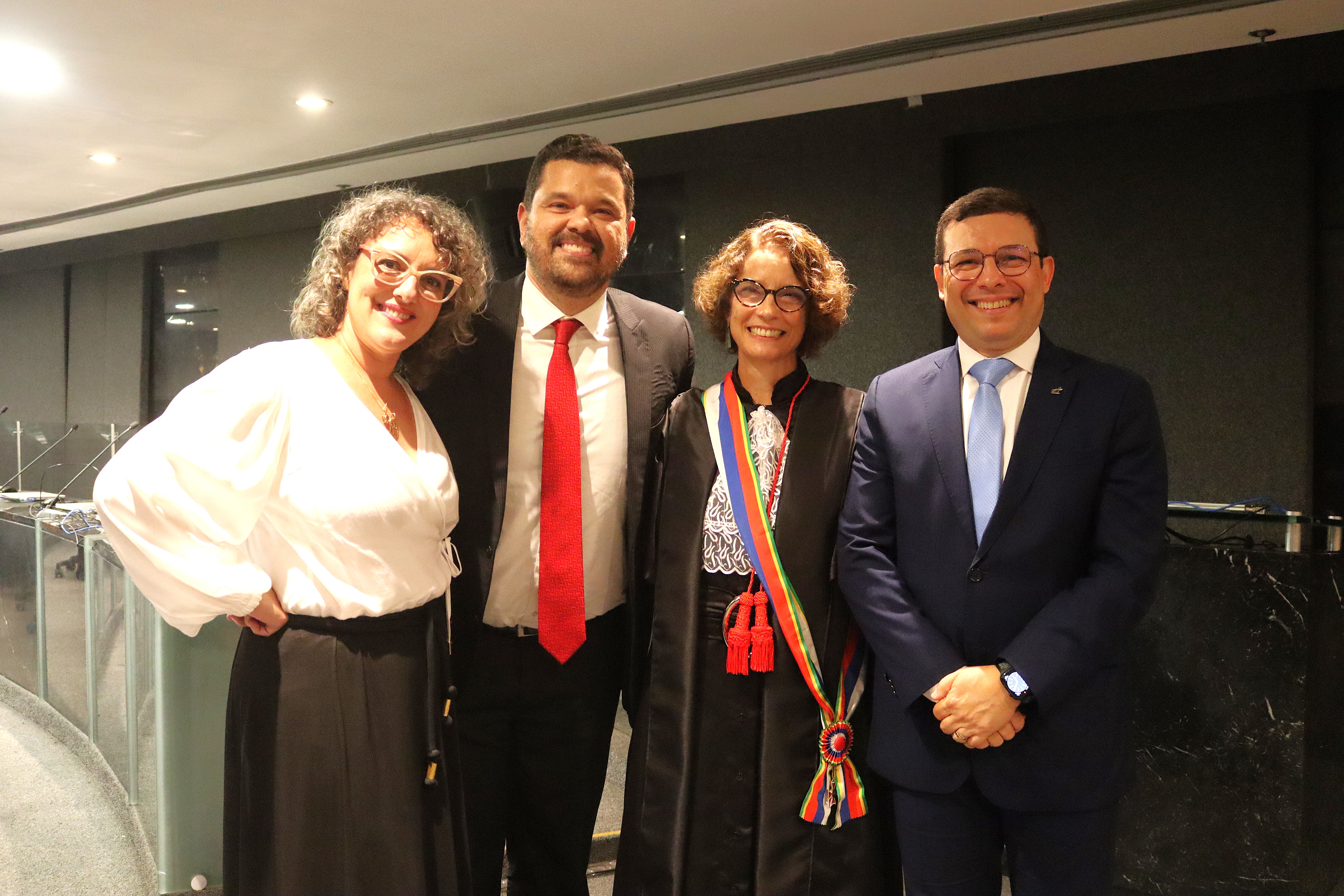 Posse da desembargadora Nélie Perbeils é oficializada em cerimônia no TRT-1