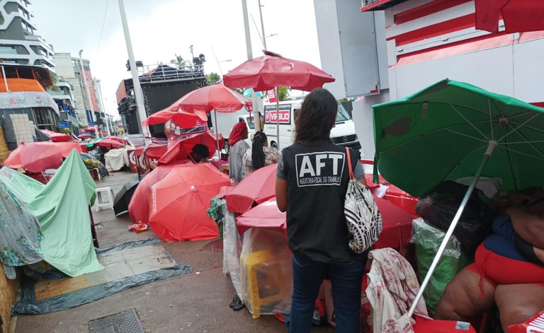 MTE aponta exploração de 303 ambulantes no Carnaval de Salvador