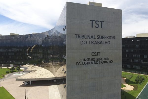 Webinário do TST apresenta 18 novas teses jurídicas