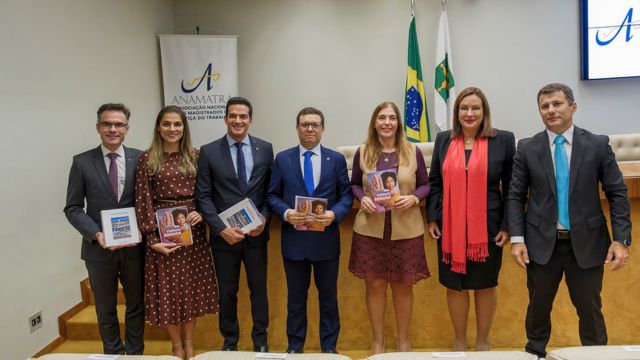 Anamatra lança Agenda 2025 e Cartilha sobre Violência Doméstica no Parlamento