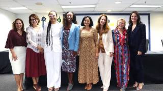 Magistradas_e_palestrantes_reunidas_original_copy_1